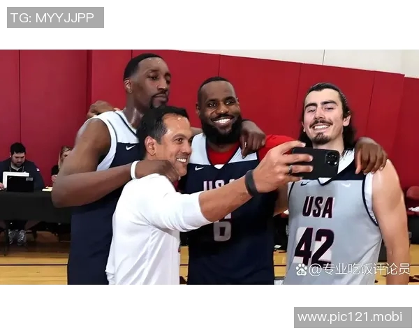 前热火助教谈詹姆斯首回克城:气氛简直疯狂,球迷朝他扔电池